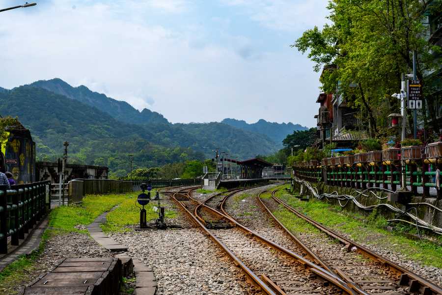 tracks